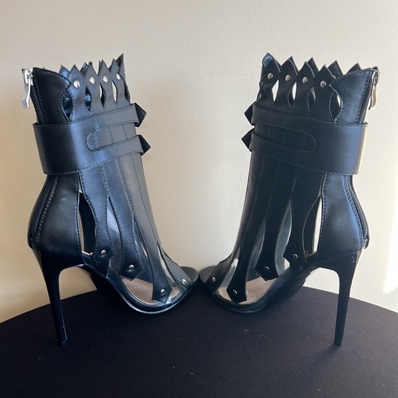 Azalea Wang Black Faux Leather Gladiator Heel 8 - Picture 7 of 8
